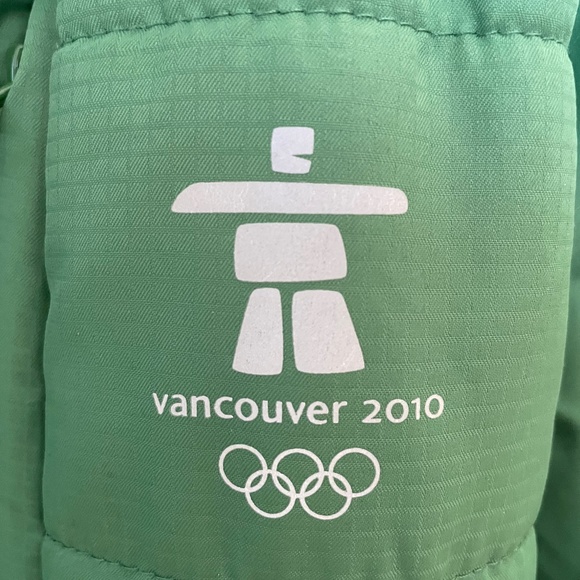 Vancouver 2010 Official Olympics Insulated Jacket - Picture 2 of 8